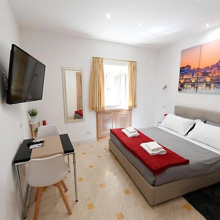 Апартаменты La Casa Degli Osti 2 - Piazza Navona Рим Экстерьер фото