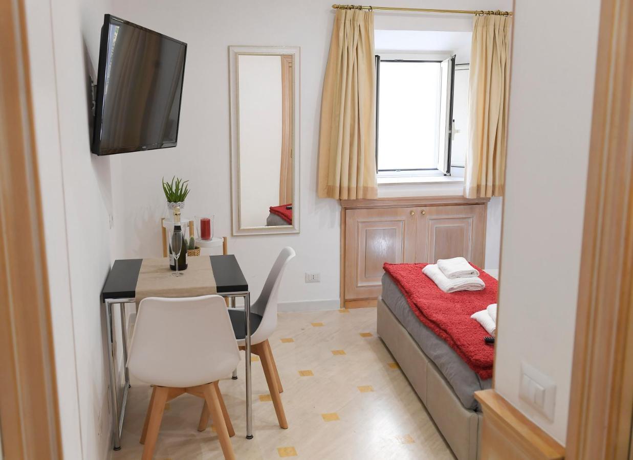 Апартаменты La Casa Degli Osti 2 - Piazza Navona Рим Экстерьер фото